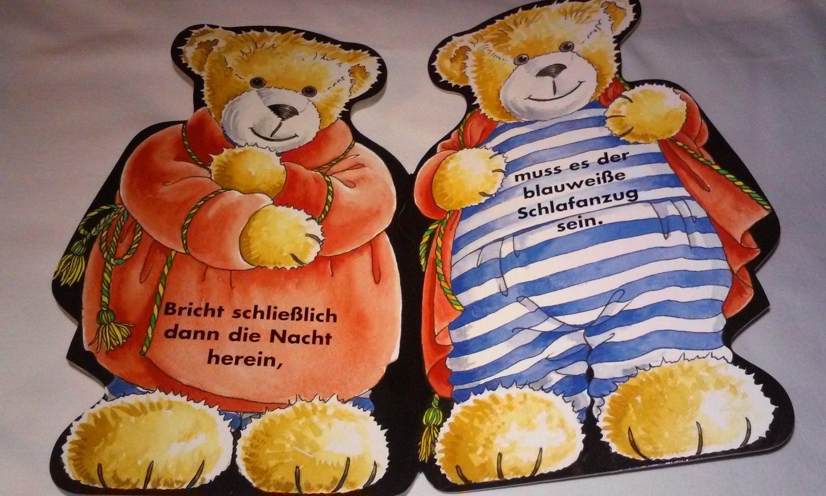 Was zieht Teddy gern an? Pappbilderbuch Sammlerstück Geschenktipp