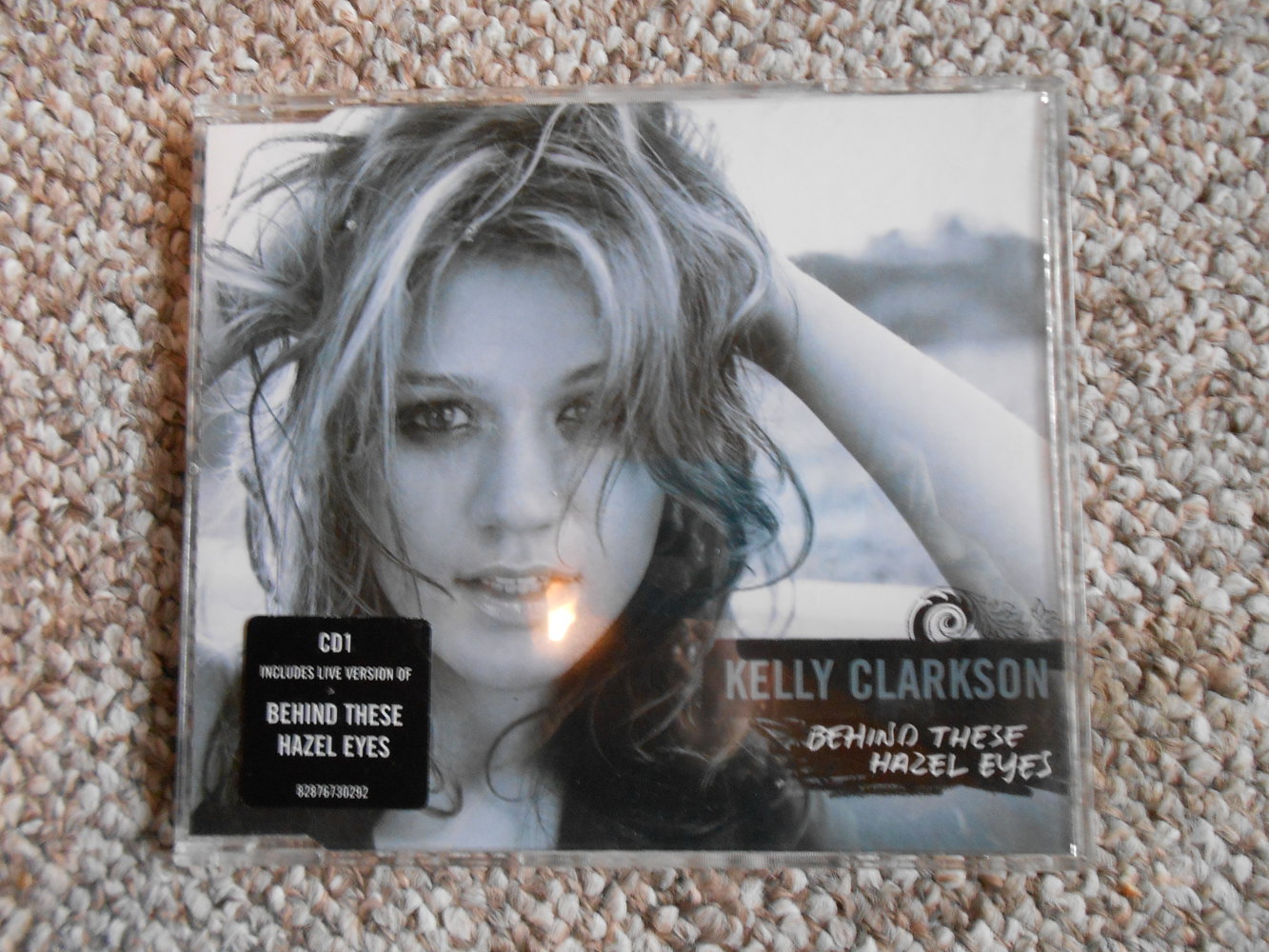 Behind these hazel eyes (MaxiCD): Kelly Clarkson