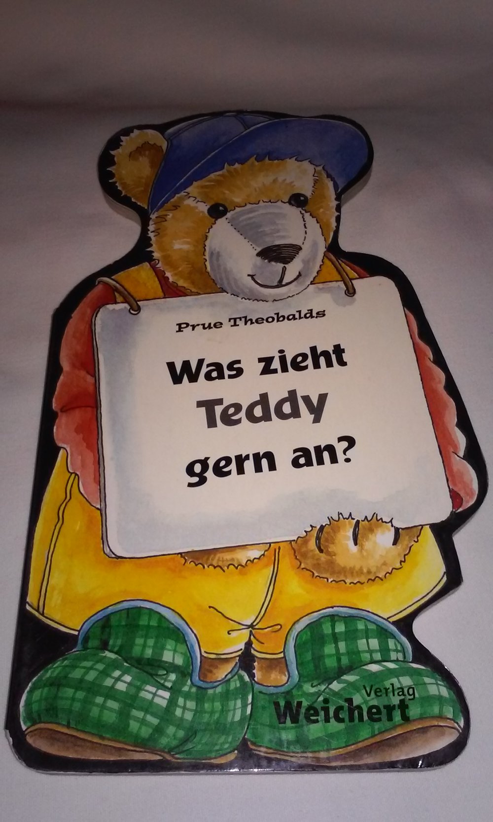Was zieht Teddy gern an? Pappbilderbuch Sammlerstück Geschenktipp
