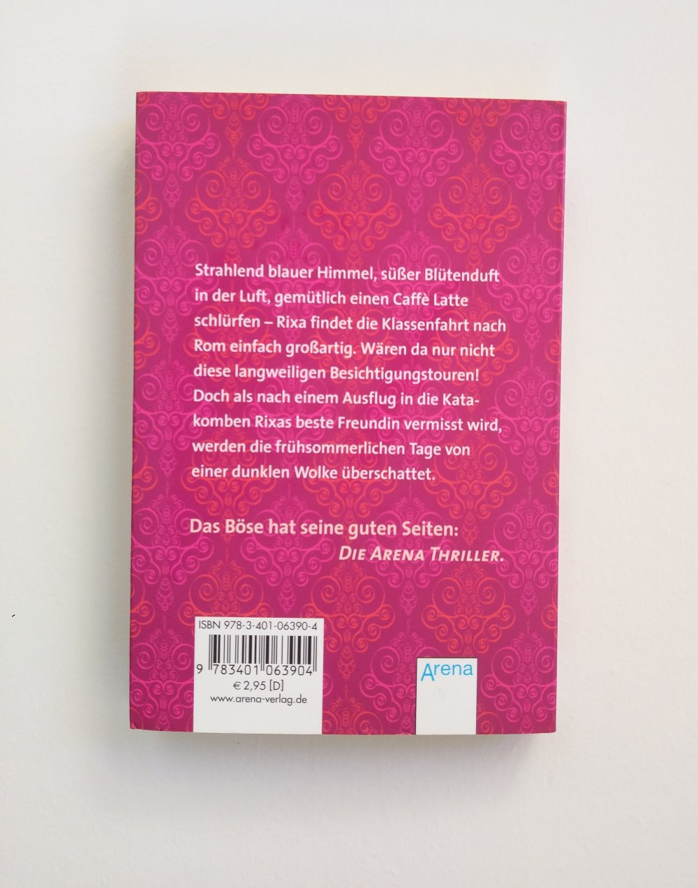 'Der Tod ist unter uns' von Manuela Martini
