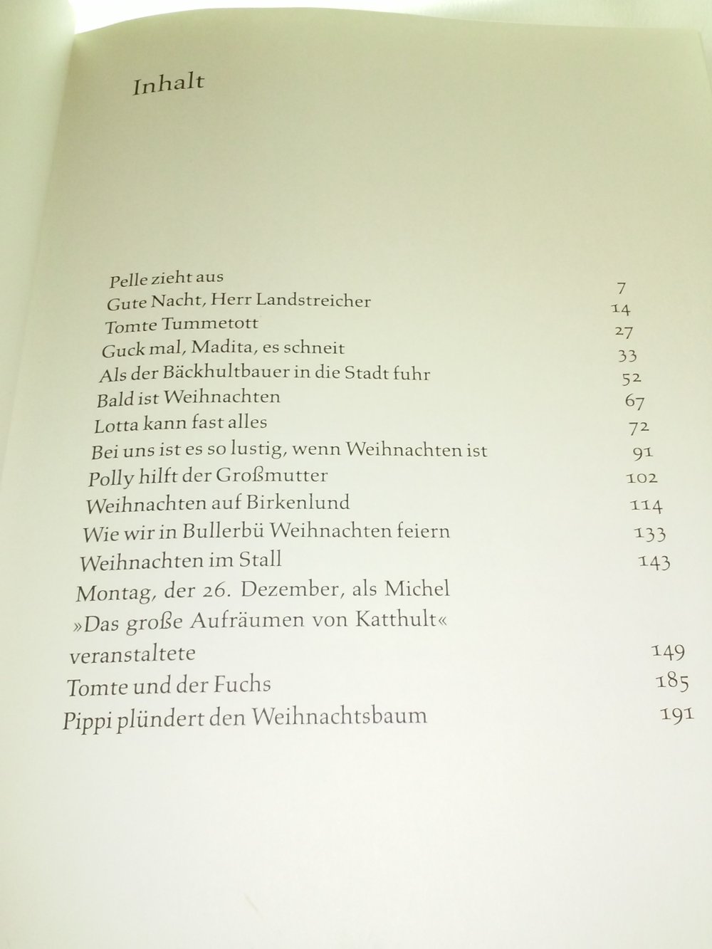 Astrid Lindgren: Das entschwundene Land / Pelle zieht aus 15 Weihnachtsgeschichten 