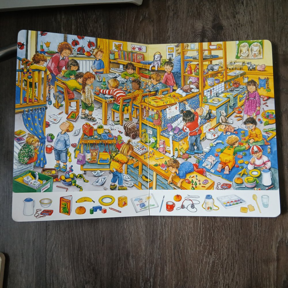 Wimmelbuch mit Leseteilen