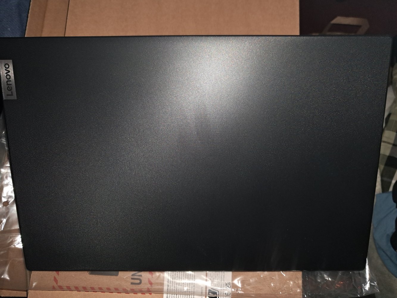 Tausche Brandneuen Lenovo Laptop gegen getragene Stiefel