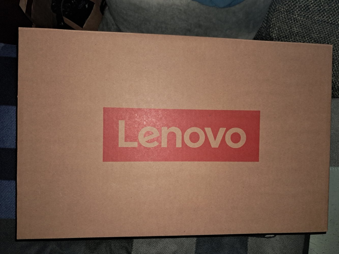 Tausche Brandneuen Lenovo Laptop gegen getragene Stiefel