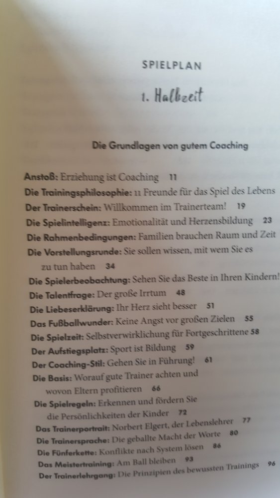 Am Ball bleiben.  Erziehung Motivation Teamgeist Ziele verfolgen. Psychologie Arbeit mit Kindern. Erziehung. Fachbuch Kinder Glücklich Fit ins Leben 