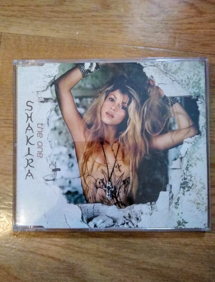 Maxi CD Shakira