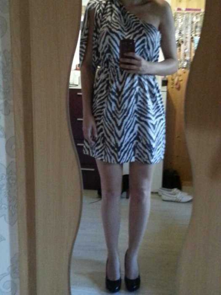 Kleid von Lipsy London inkl. Versand