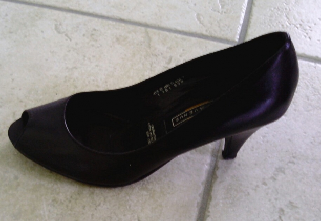 Schwarze Peeptoes
