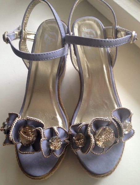 Zauberhafte Sandalette NEU