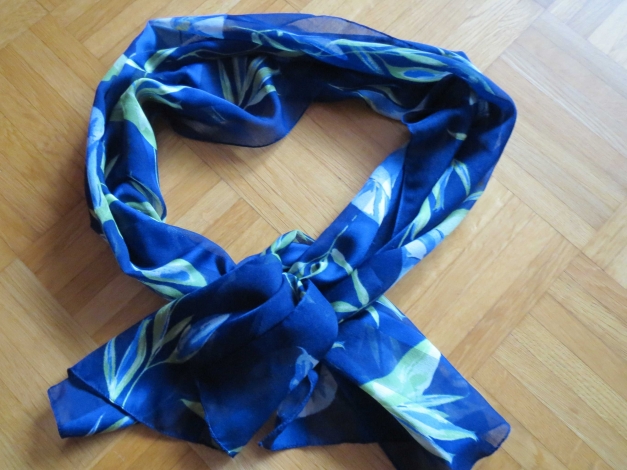 Schal, transparent, florale Muster