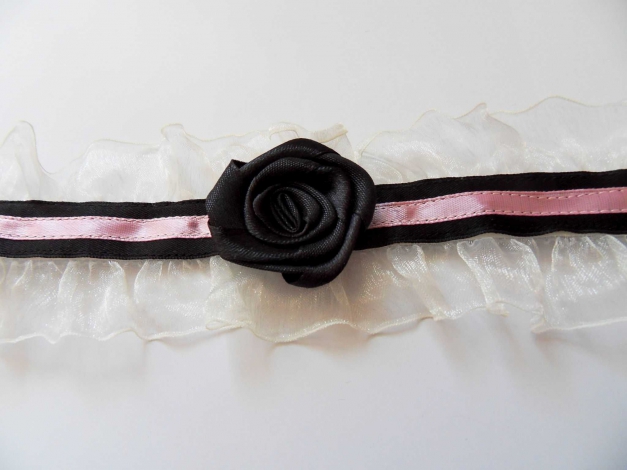 DIY cremeweiß rosa schwarzes Halsband Lolita mit Satinrose Rüschen