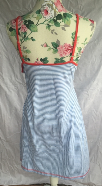 Gestreiftes Sommerkleid