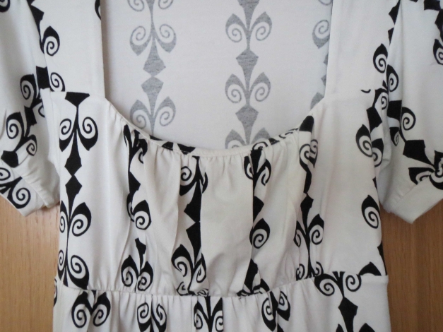 Kleid, Tunika, Gr.36/38, schwarz-weiß, neu