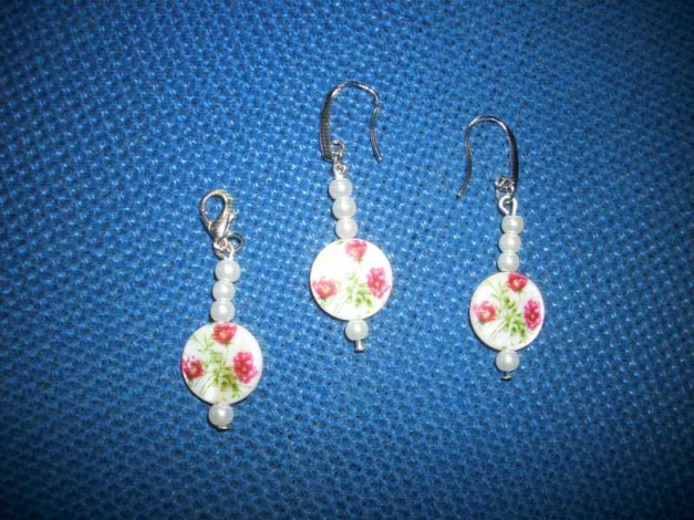 Zauberhaftes Armband, Perlmuttplatten mit Blumen