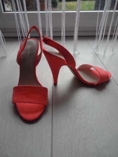 Neue Sandaletten, koralle  Gr. 38 H&M