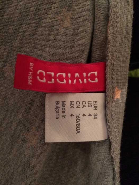 T-Shirt mit Sternchen / H&M