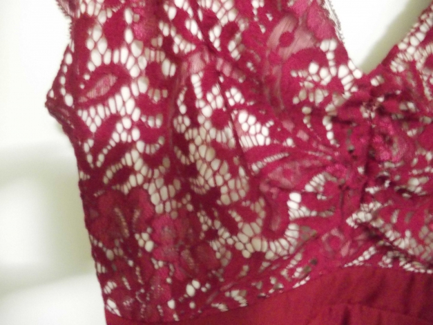 Hübsches Kleid von Elise Ryan