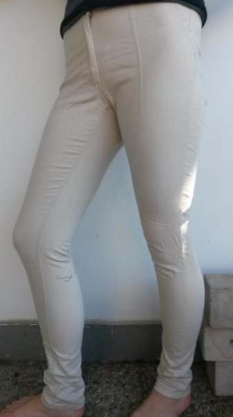 beige skinny jeans
