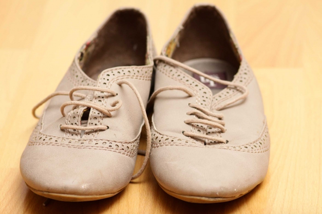 Zara Schnürschuhe grau
