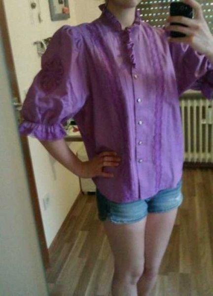 schöne lila Bluse