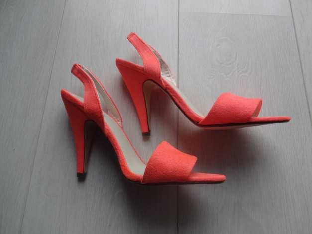 Neue Sandaletten, koralle  Gr. 38 H&M