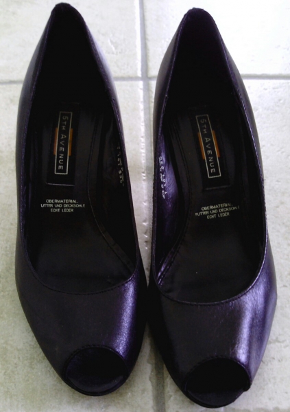 Schwarze Peeptoes