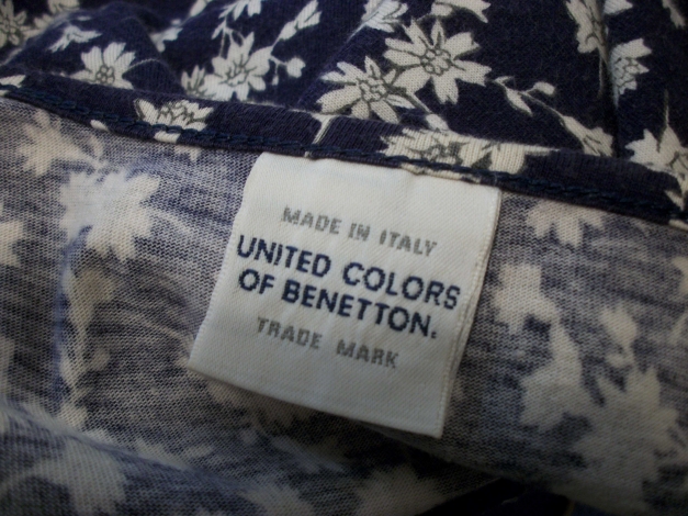 Blaues Kleid mit weißen Blümchen / United Colors of Benetton 