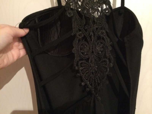 schwarzes Kleid rückenfrei Spitze