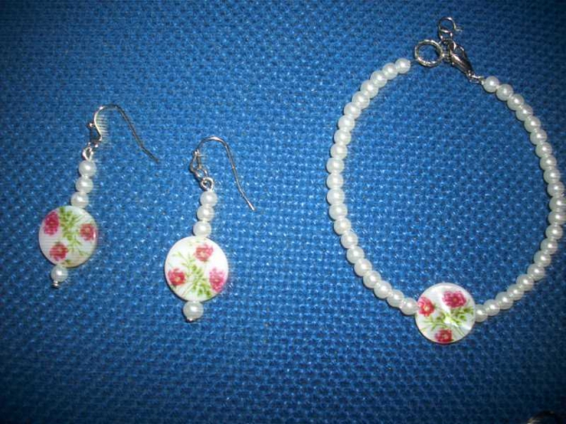 Zauberhaftes Armband, Perlmuttplatten mit Blumen