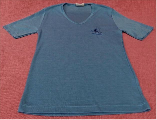 blaues T-Shirt von Cherie exquisit - mit V-Ausschnitt , Schiffchenbild - Gr. 42
