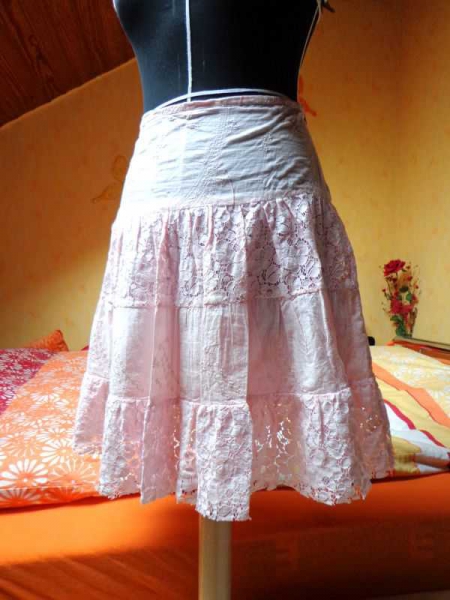 Orsay rosa Spitzenrock Stiefelrock