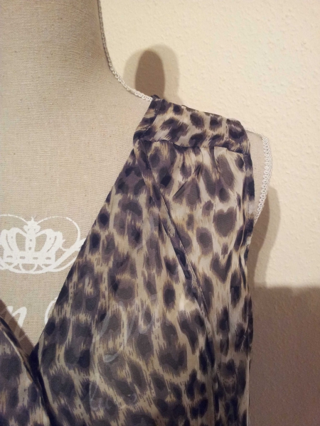 Bluse im Leo Look