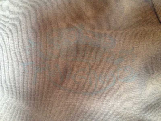 graues t-shirt