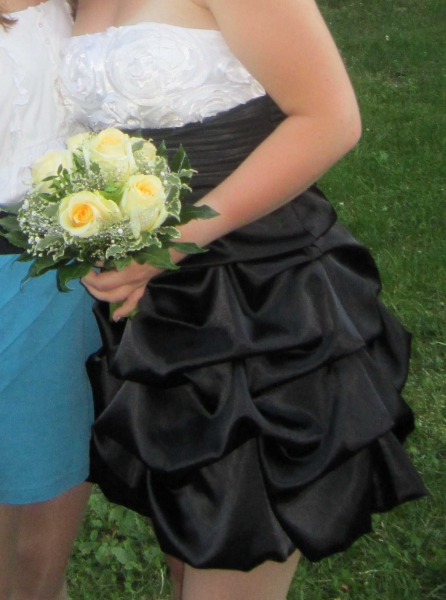 wunderschönes Ballkleid Abendkleid schwarz weiß Gr. 40