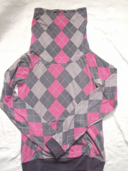 grau pinker Rollkragen Pullover kariert