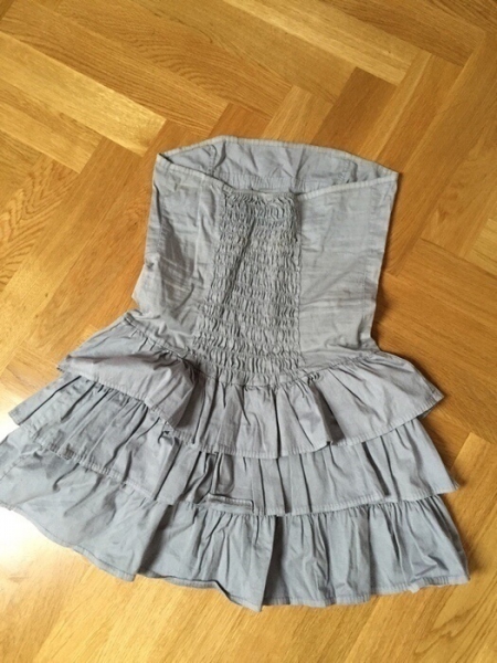 schickes Mini-Kleid für den kommenden Sommer 