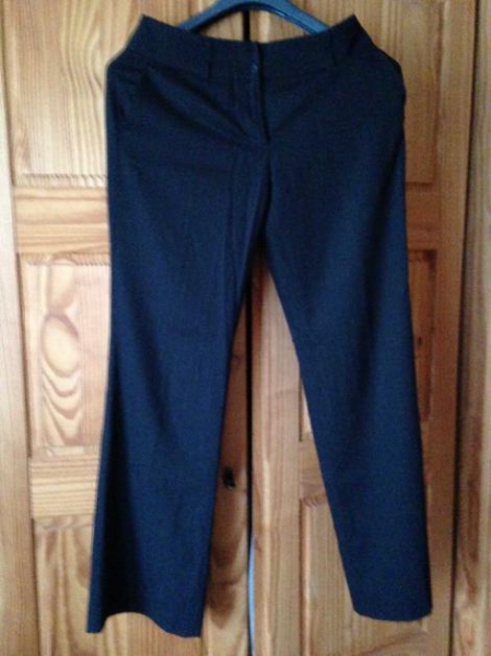 Esprit Hose, Nadelstreifen Gr 36, schwarz