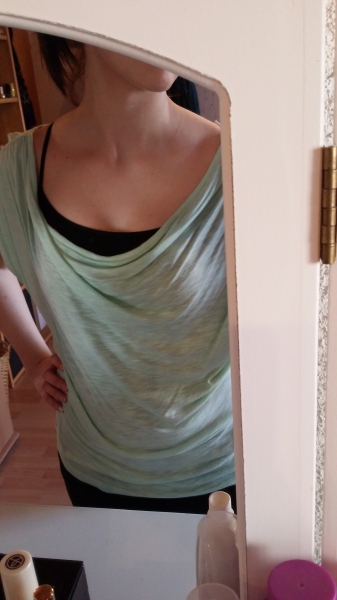 mintgrünes Wasserfall Shirt 