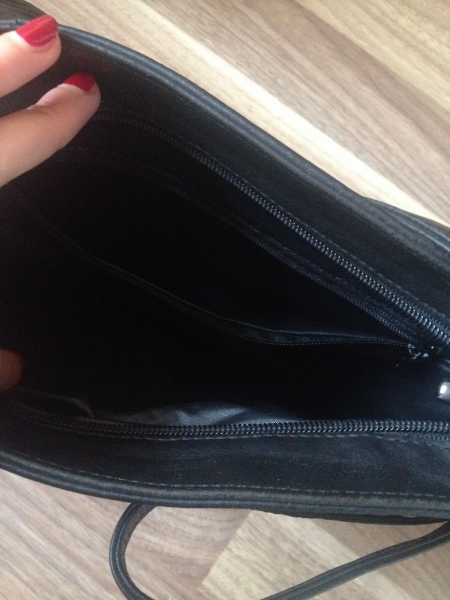 schwarze Handtasche