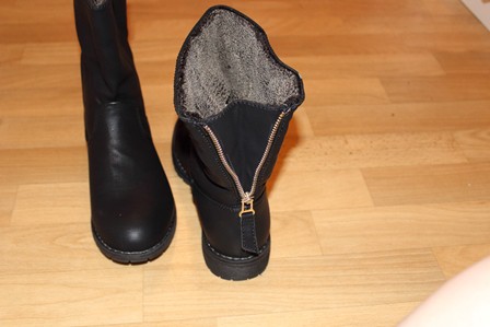 Schöne neue,ungetragene und gefütterte Damenboots/stiefel
