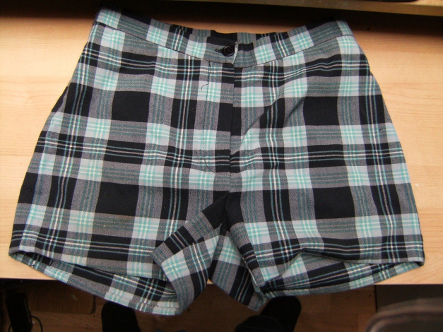 karierte Hotpants Shorts Gr.XS 34 Fishbone Stiefelhose New Yorker