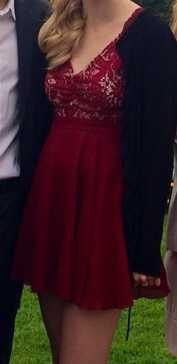 Hübsches Kleid von Elise Ryan