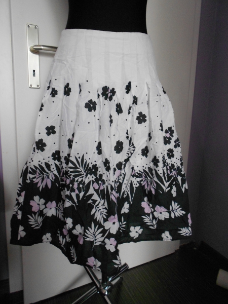 Rock mit Blumen