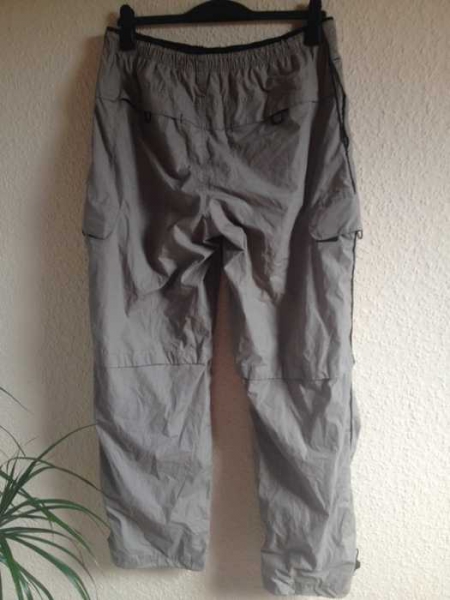 hose mit vielen taschen