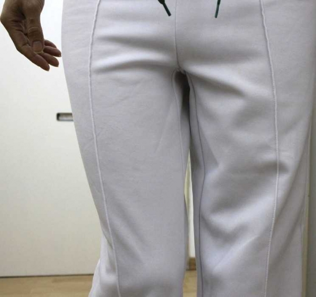 Sporthose L.O.G.G. mit Bundfalte H&M Trainingshose dick Jogginghose Weiß Rot Grün