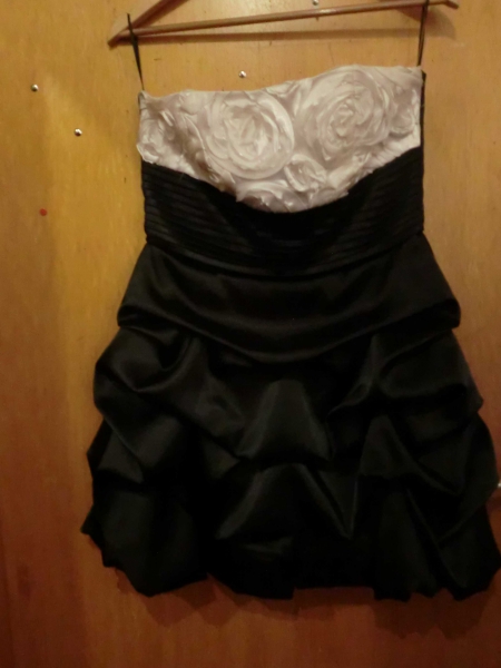 wunderschönes Ballkleid Abendkleid schwarz weiß Gr. 40