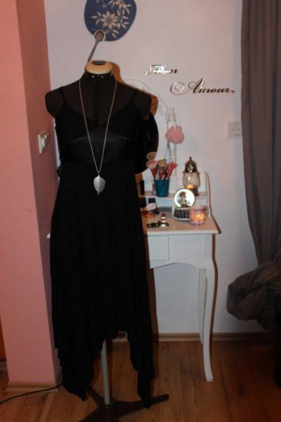 schwarzes lockeres und luftiges Kleid ? Gothic ? Metal