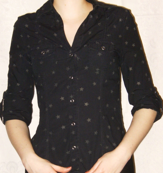 Coole Bluse mit transparentem Sternchenmuster von H&M