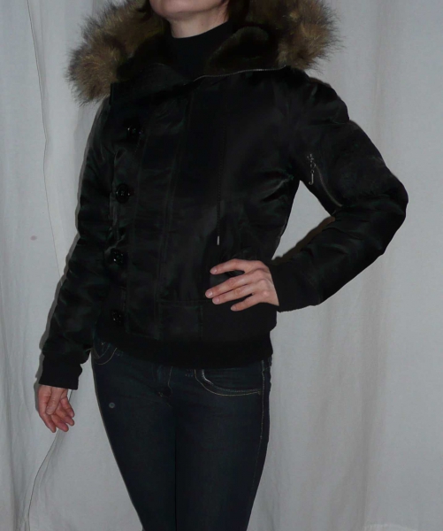 Juicy Couture Fliegerjacke mit Fellkapuze schwarz XS = 34