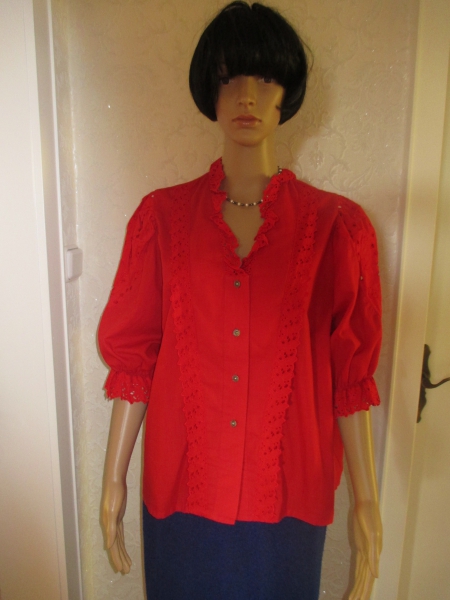 NEUw Romantik Batist Loch- Stickerei Original Vintage Designer Dirndl Oktoberfest Trachten Bluse Gr. 42- 44/ M- L rot